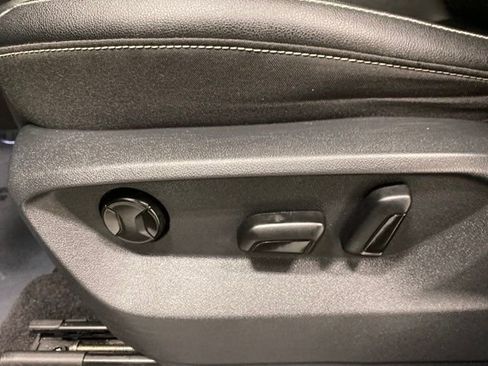 Used 2020 Volkswagen Atlas Cross Sport SEL image 16