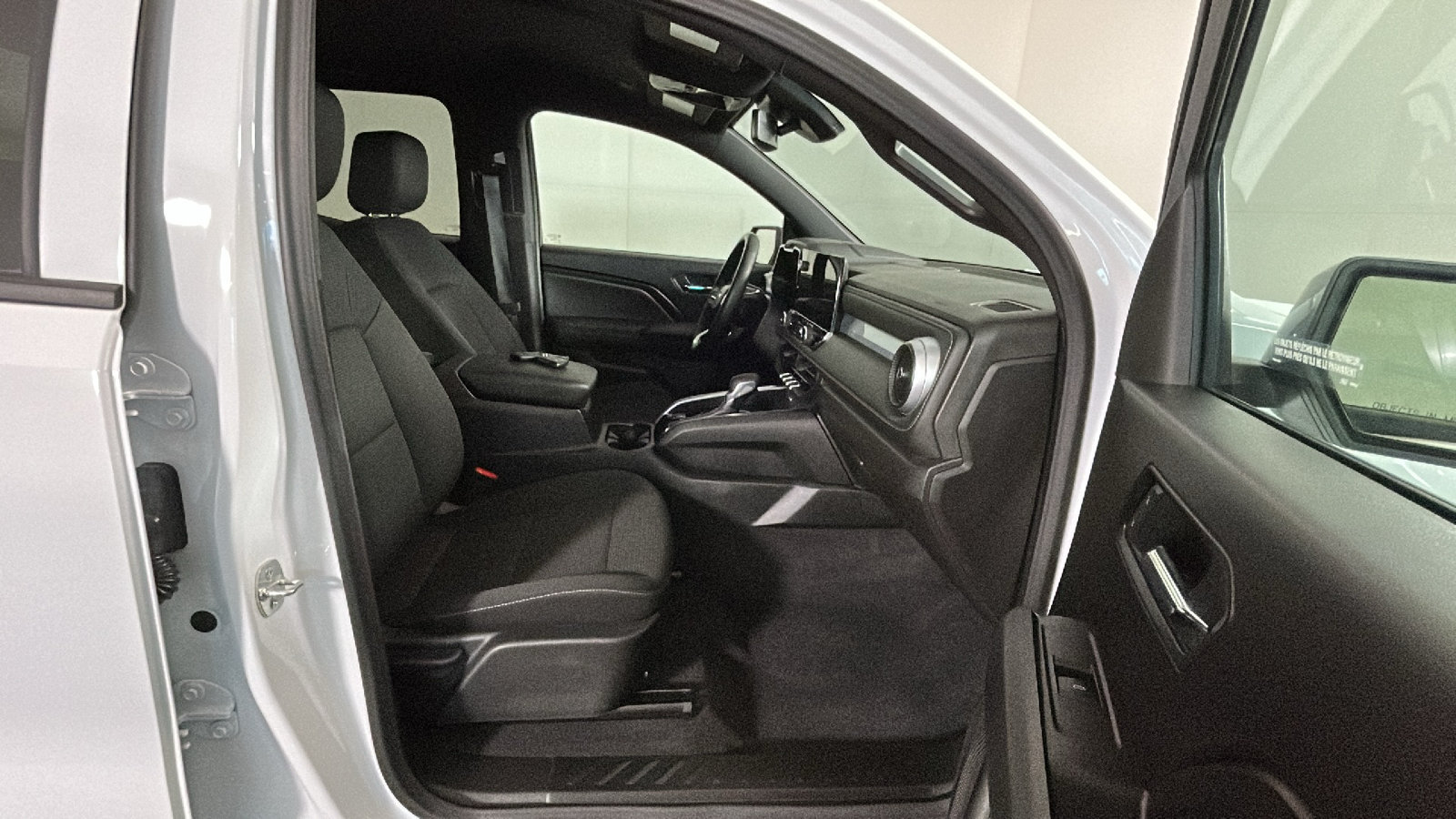 Used 2026 Chevrolet Colorado LT w/ LPO, Pro Essentials Package AWD/4WD image 35
