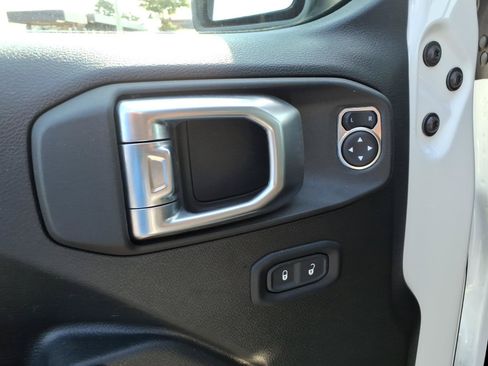 Used 2022 Jeep Wrangler Unlimited Sport AWD/4WD image 8