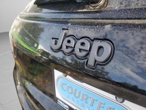 New 2026 Jeep Compass Latitude AWD/4WD image 30