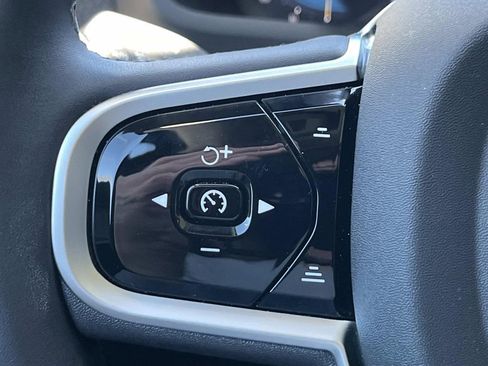 Used 2025 Volvo XC90 B6 Ultra image 31