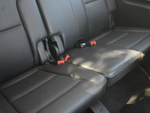 Used 2025 Kia Telluride S FWD image 28