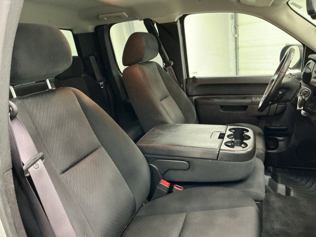 Used 2011 Chevrolet Silverado 1500 LT w/ All-Star Edition AWD/4WD image 24