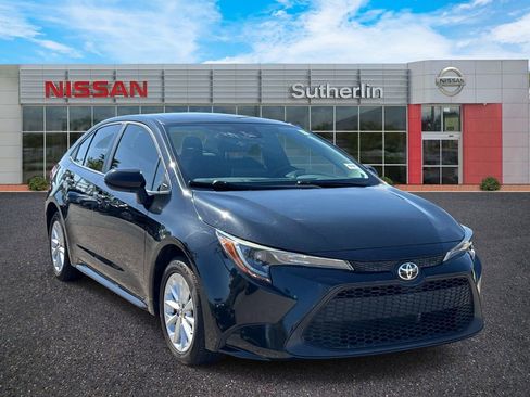 Used 2021 Toyota Corolla LE w/ LE Convenience Package image 1