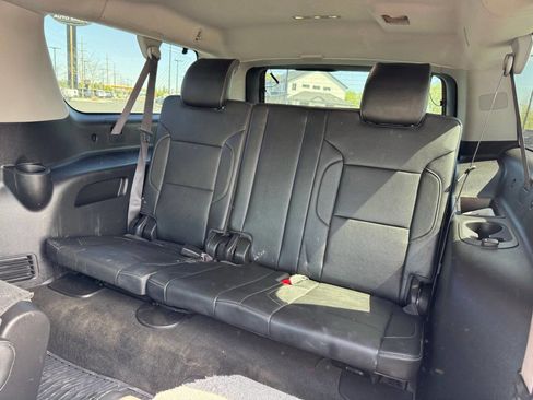 Used 2016 GMC Yukon XL SLT w/ Open Road Package AWD/4WD image 16