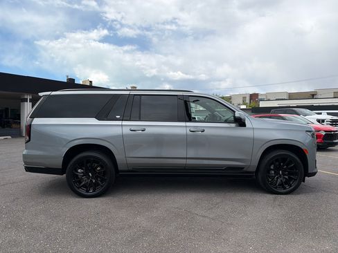 Used 2023 Cadillac Escalade ESV Sport w/ LPO, ONYX Package AWD/4WD image 2