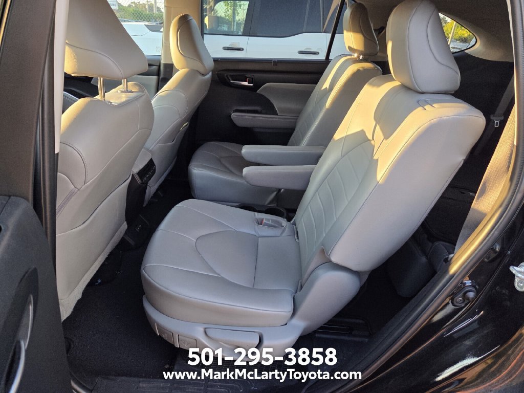 Used 2022 Toyota Highlander XLE FWD image 10
