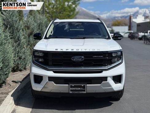 Used 2025 Ford Expedition Max Platinum AWD/4WD image 2