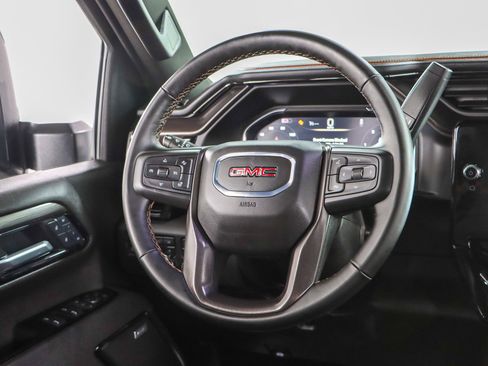 Used 2025 GMC Sierra 2500 AT4 w/ AT4 Premium Plus Package AWD/4WD image 13