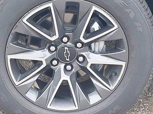 Used 2021 Chevrolet Tahoe Z71 image 17