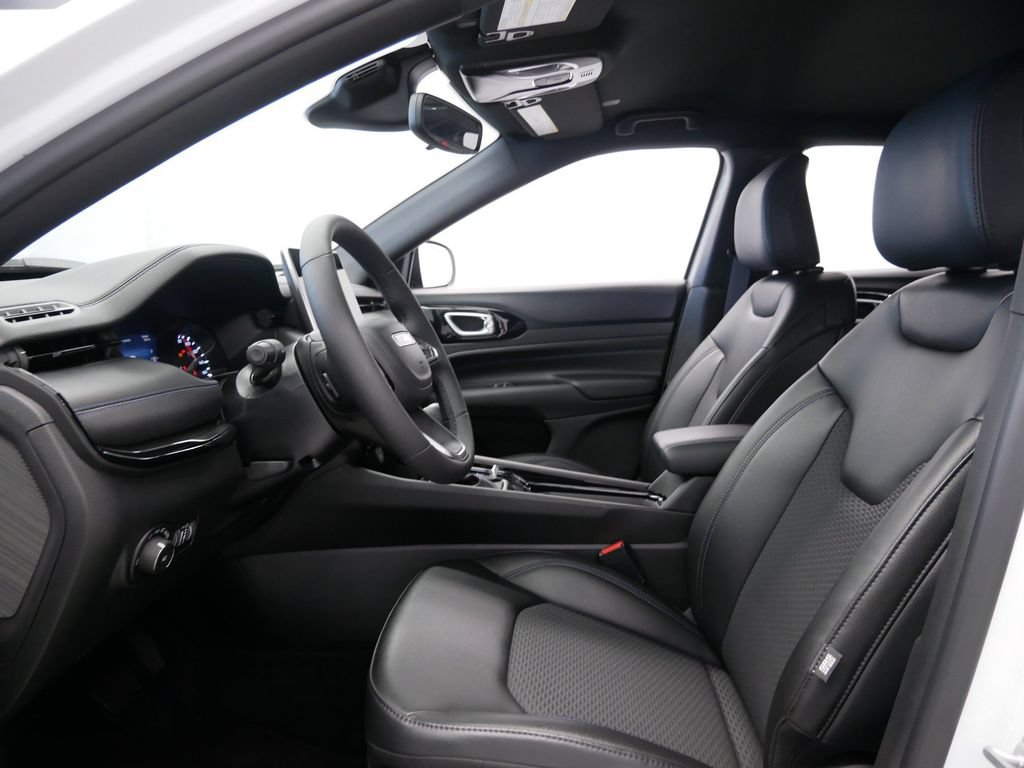 New 2026 Jeep Compass Latitude AWD/4WD image 13
