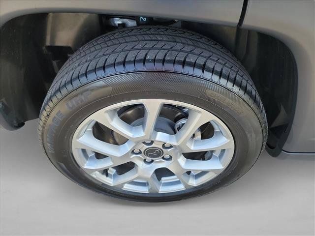 Used 2025 Jeep Compass Limited AWD/4WD image 11