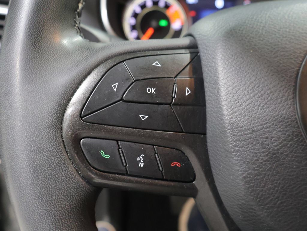 Used 2022 Jeep Cherokee Trailhawk AWD/4WD image 36