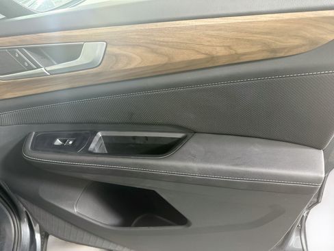 Used 2025 Volkswagen Atlas SE FWD image 34