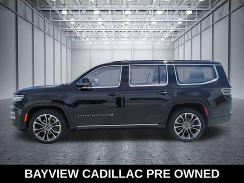 Used 2022 Jeep Grand Wagoneer Series III w/ HD Trailer Tow Package AWD/4WD image 2