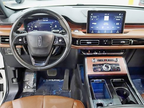 Used 2023 Lincoln Aviator Reserve w/ Equipment Group 201A image 12