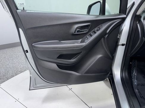 Used 2016 Chevrolet Trax LT image 8