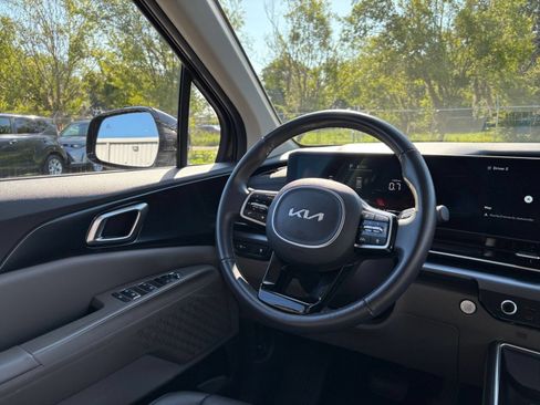 Used 2026 Kia Carnival FWD image 37
