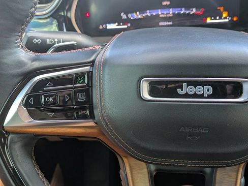 Used 2022 Jeep Grand Cherokee L Summit AWD/4WD image 16