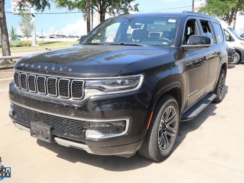 Used 2024 Jeep Wagoneer Series II w/ Flexible Seating Group AWD/4WD image 8