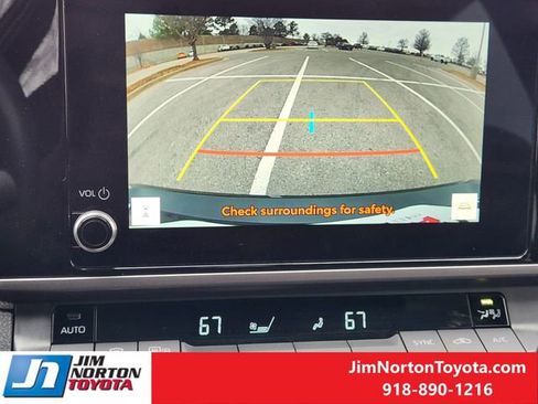 Used 2025 Toyota Camry SE image 19