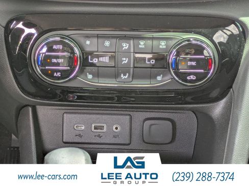 Used 2023 Buick Encore GX Select w/ Sport Touring Package FWD image 17