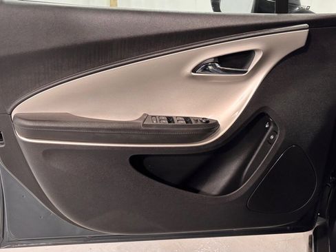 Used 2013 Chevrolet Volt image 16