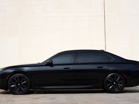 Used 2023 BMW 740i RWD image 9