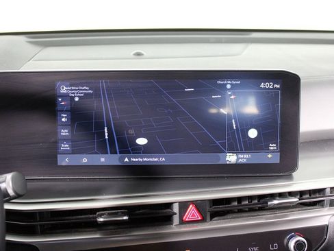 Used 2024 Kia Sorento S image 16