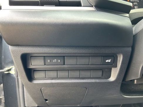 Used 2024 Mitsubishi Outlander SE image 21