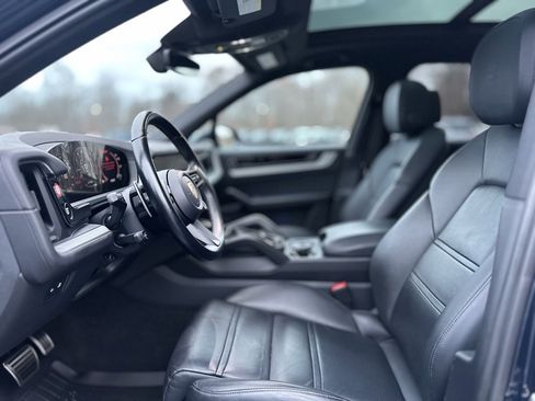 Used 2024 Porsche Cayenne S image 13