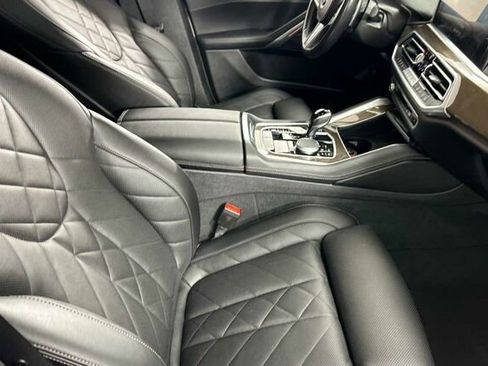 Used 2023 BMW X6 xDrive40i w/ M Sport Package image 18