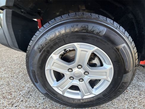 Used 2018 Jeep Wrangler Unlimited Sport S image 31