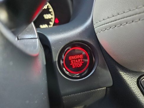 Used 2023 Honda HR-V LX image 23