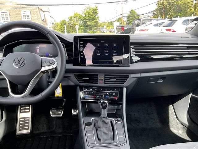 Certified 2025 Volkswagen Jetta Sport FWD image 17