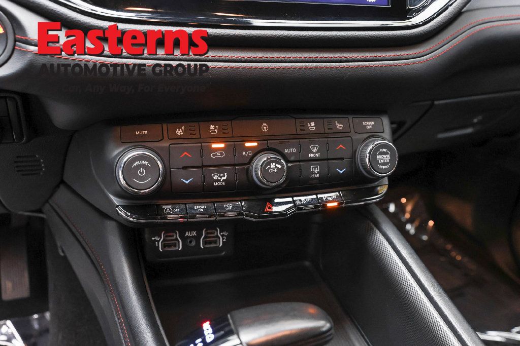 Used 2024 Dodge Durango GT RWD image 22