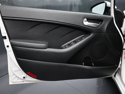 Used 2017 Kia Forte LX w/ LX Popular Package FWD image 10