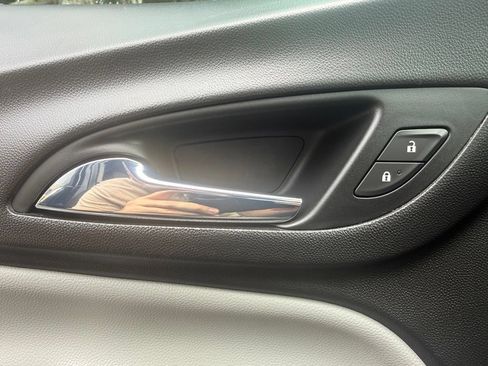 Used 2020 Chevrolet Equinox LS w/ LPO, Cargo Package FWD image 26