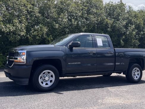 Used 2017 Chevrolet Silverado 1500 W/T w/ Trailering Package AWD/4WD image 3