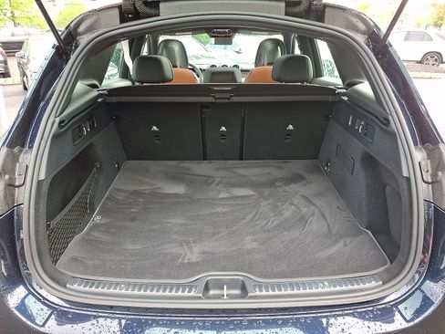 Used 2024 Mercedes-Benz GLC 43 AMG 4MATIC image 28