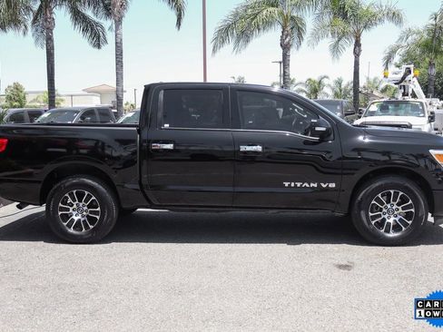 Used 2020 Nissan Titan SV w/ SV Convenience Package image 10