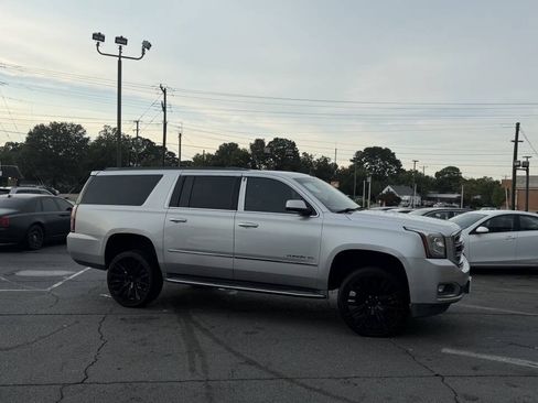 Used 2015 GMC Yukon XL SLE AWD/4WD image 10