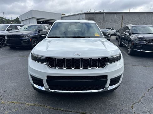Used 2025 Jeep Grand Cherokee L Limited AWD/4WD image 4