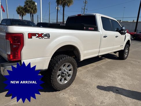 Used 2017 Ford F350 Lariat w/ Lariat Ultimate Package image 4