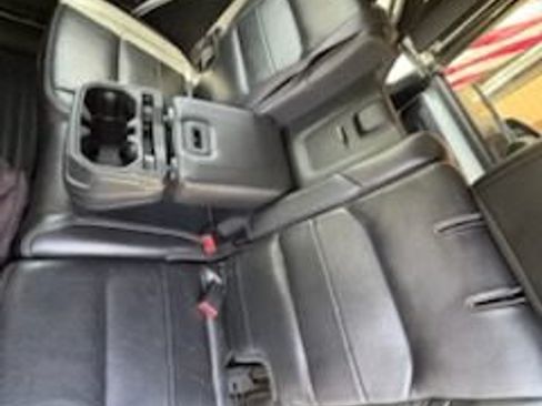 Used 2018 Jeep Wrangler Unlimited Sahara AWD/4WD image 17
