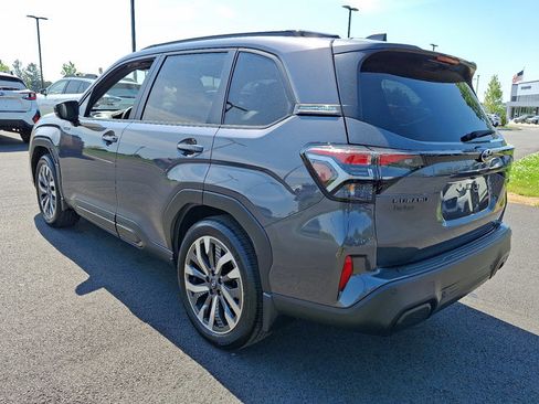 Used 2025 Subaru Forester Touring AWD/4WD image 5