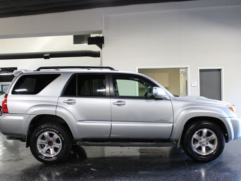 Used 2008 Toyota 4Runner Sport RWD image 2