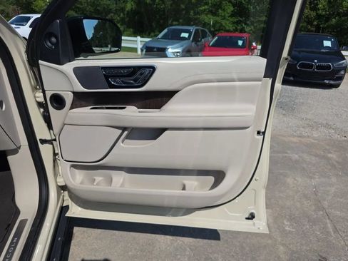 Used 2018 Lincoln Navigator Reserve w/ Technology Package AWD/4WD image 59