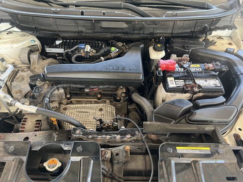 Used 2017 Nissan Rogue SV AWD/4WD image 28