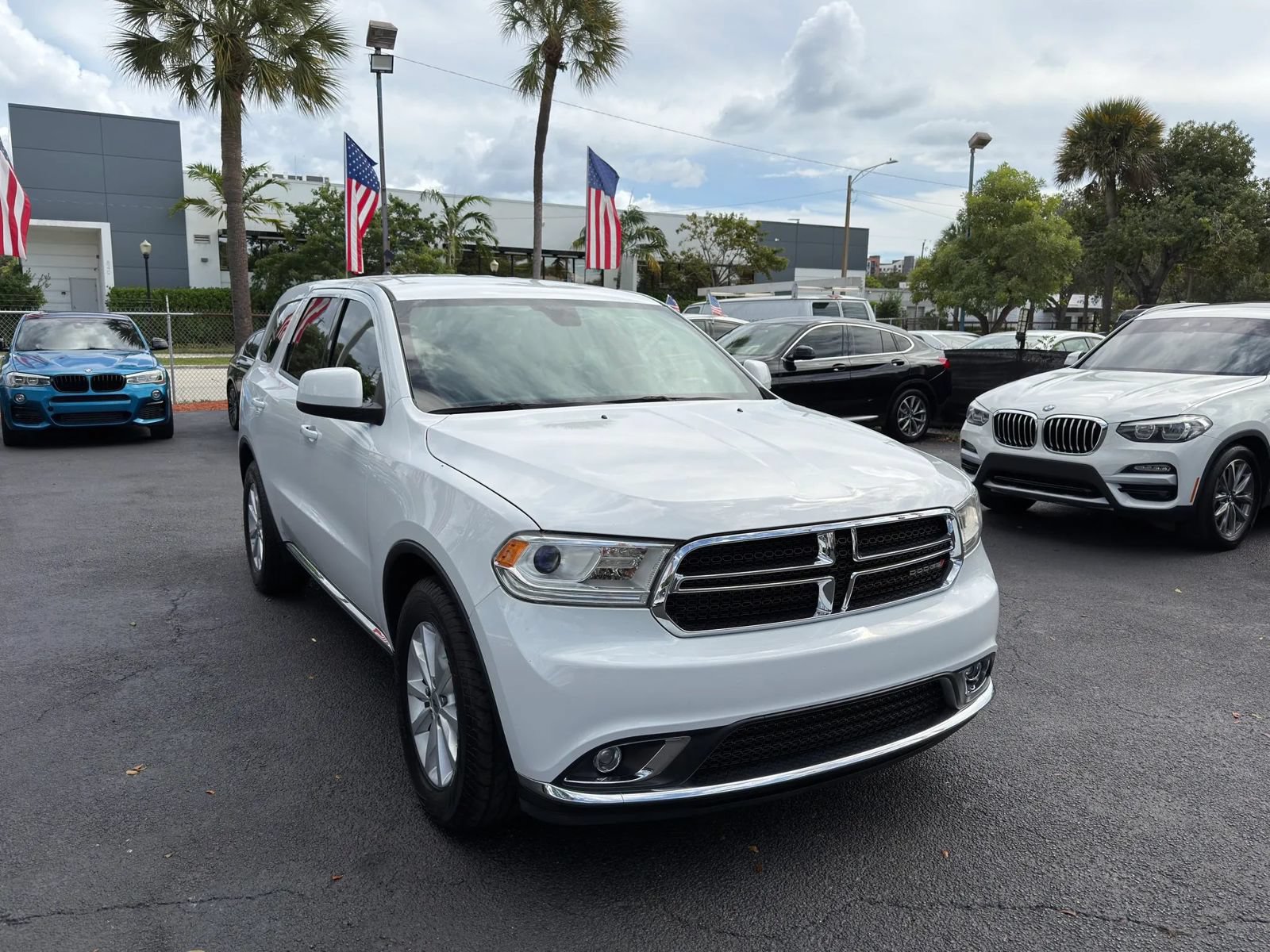 Used 2019 Dodge Durango SXT w/ 3rd Row Seating Group RWD image 3